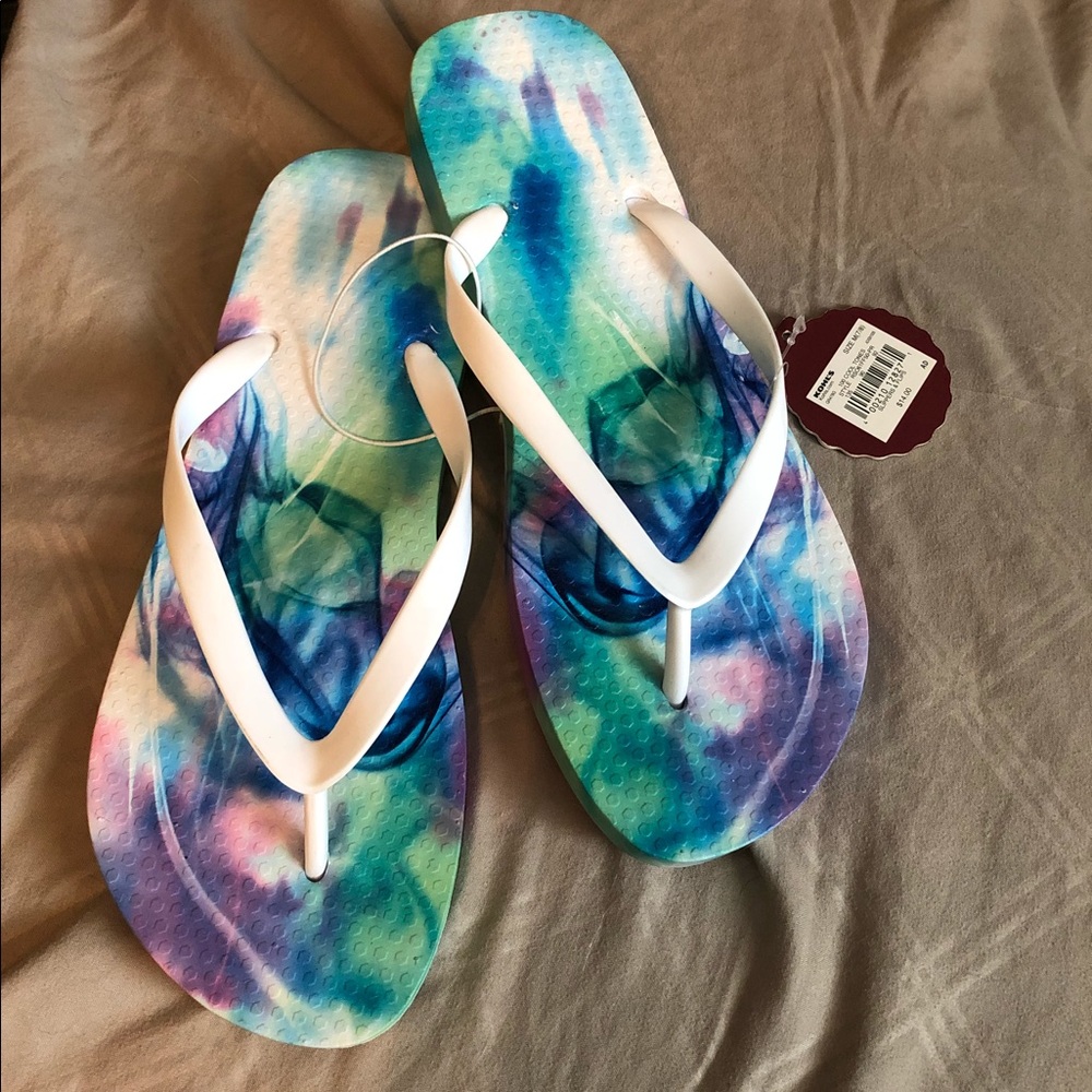 NWT Women’s SO Flip Flops - Size 7/8